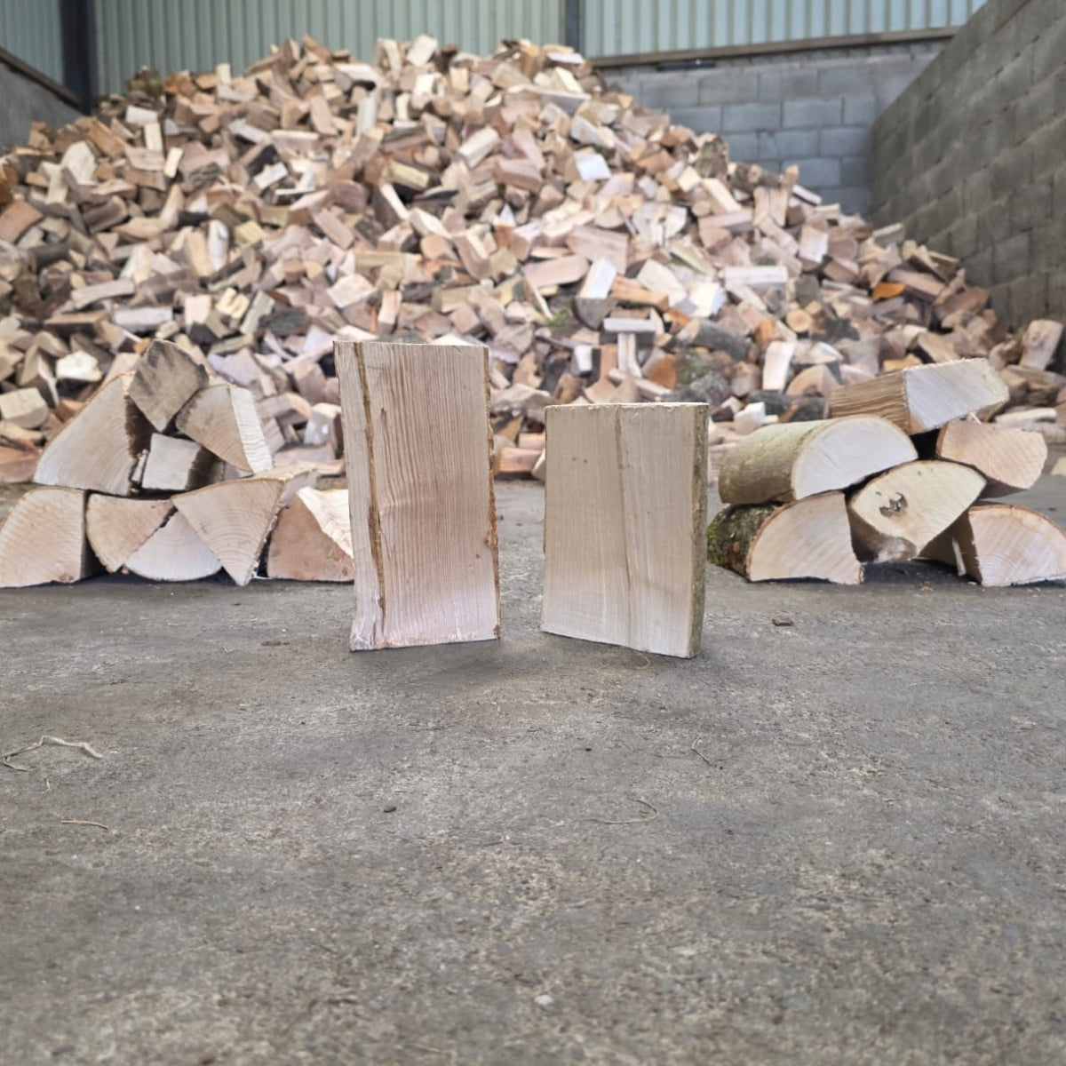 Ready to Burn Outdoor Firewood (1.1m3)-Firepits-Chimineas